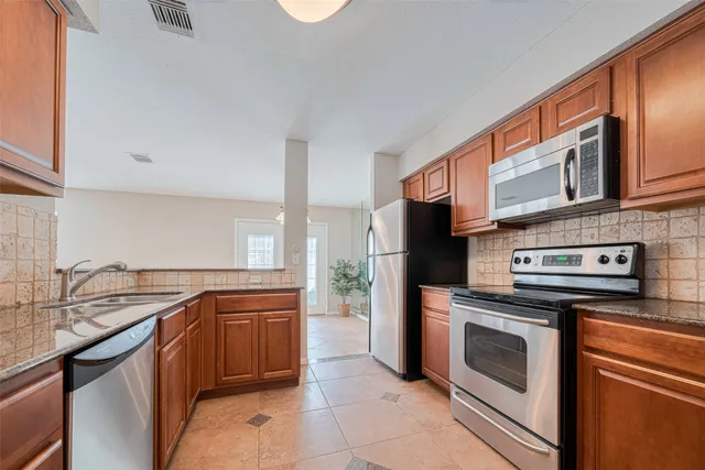 $1,580 | 2211 South Kirkwood Road, Unit 19, Houston, TX 77077