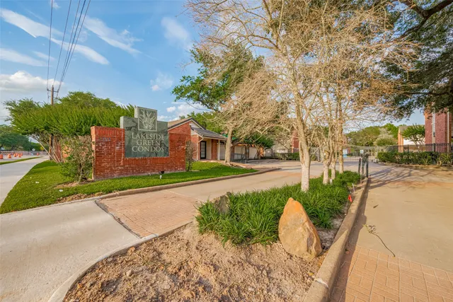 $1,580 | 2211 South Kirkwood Road, Unit 19, Houston, TX 77077