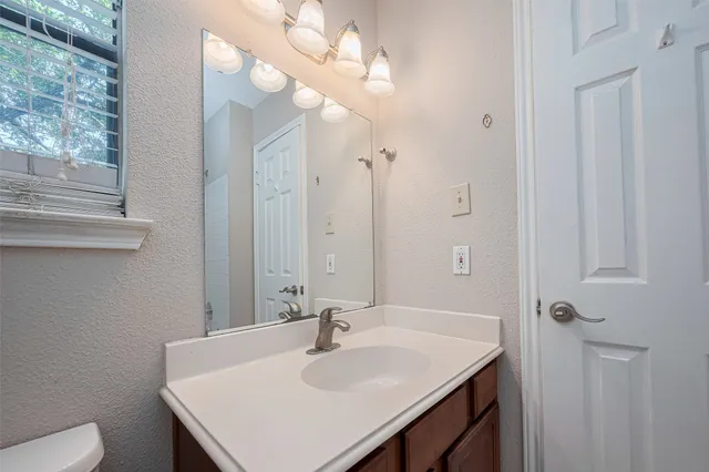 $1,580 | 2211 South Kirkwood Road, Unit 19, Houston, TX 77077