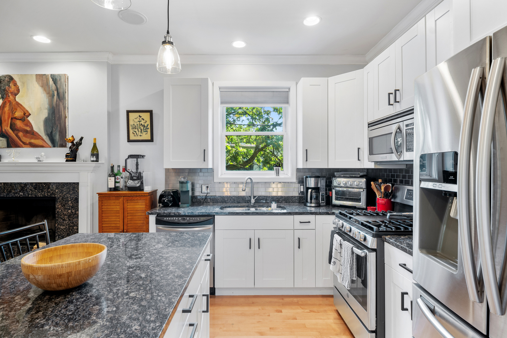 2115 West Crystal Street, Unit 2 Chicago, IL 60622 - Photo 8 of 17