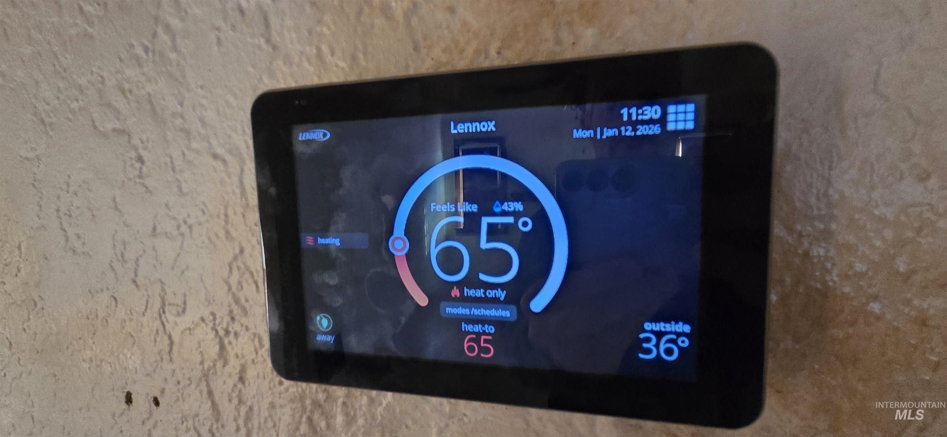 2305 South Gekeler Lane Boise, ID 83706 - Photo 14 of 33 Detailed view of a textured wall