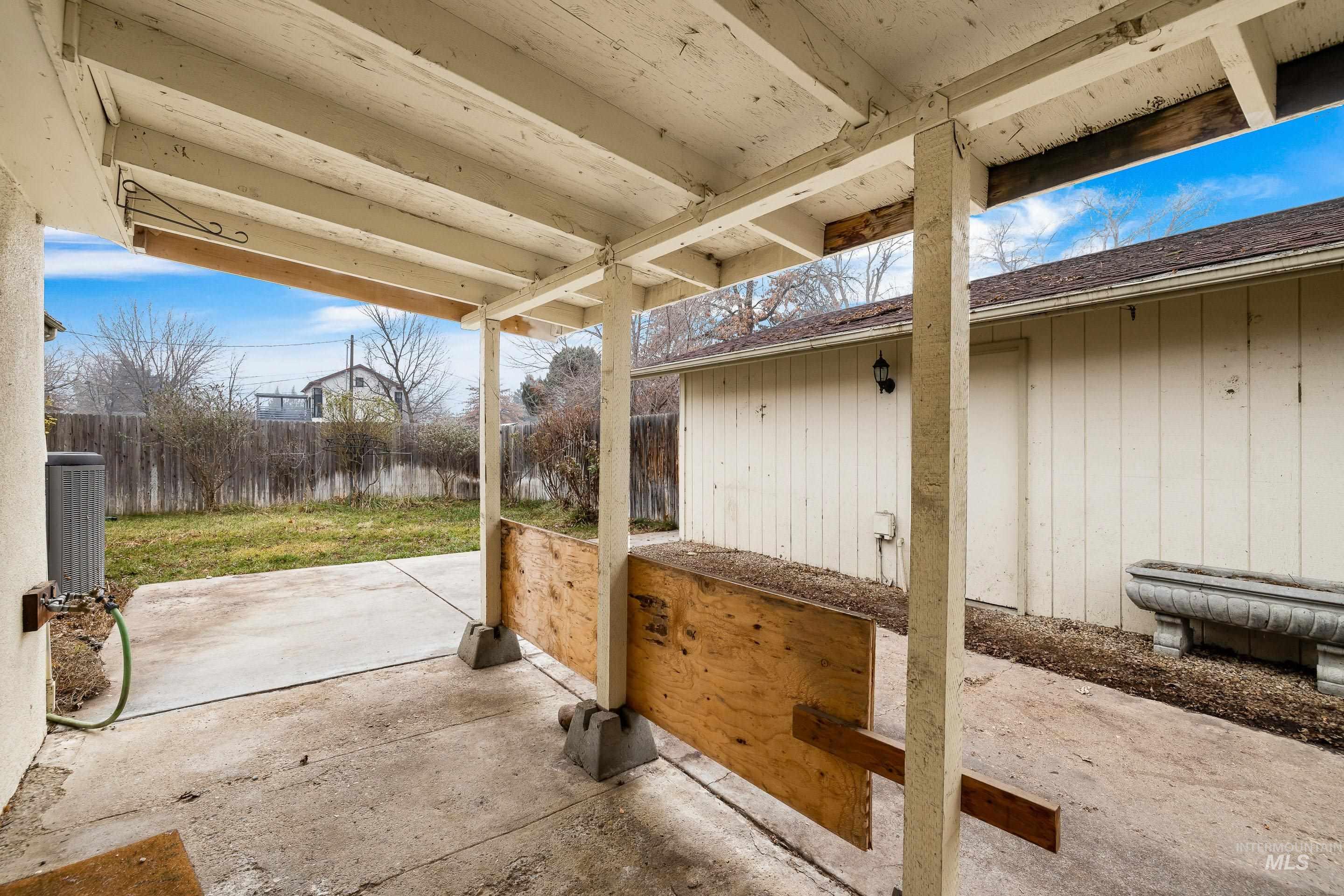 2305 South Gekeler Lane Boise, ID 83706 - Photo 29 of 33 View of patio
