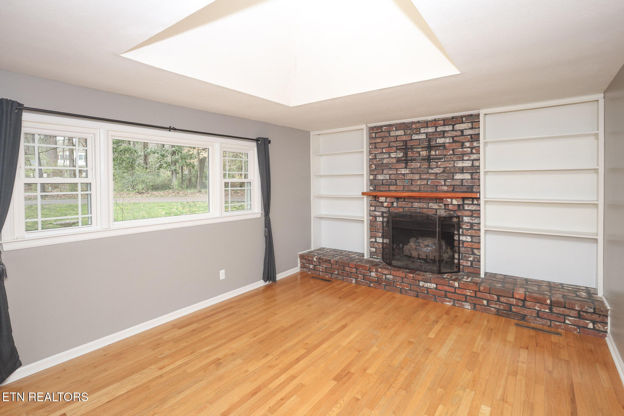 112 New Crest Lane Oak Ridge, TN 37830 - Photo 5 of 38 Gallery Image 5