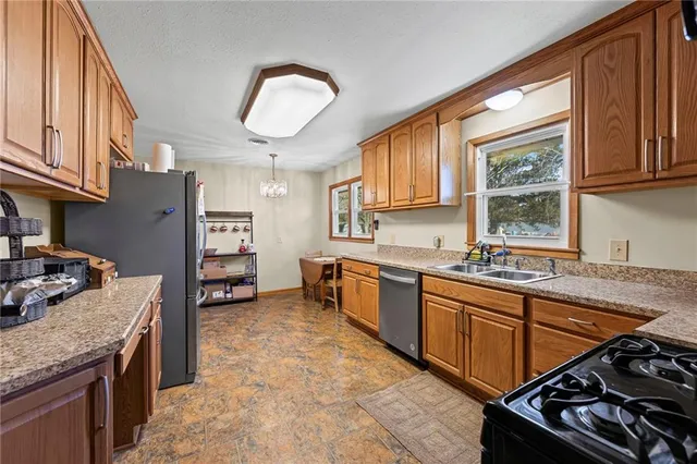 $200,000 | 1411 South Willow Street, Ottawa, KS 66067