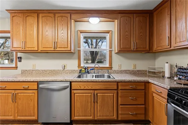 $200,000 | 1411 South Willow Street, Ottawa, KS 66067