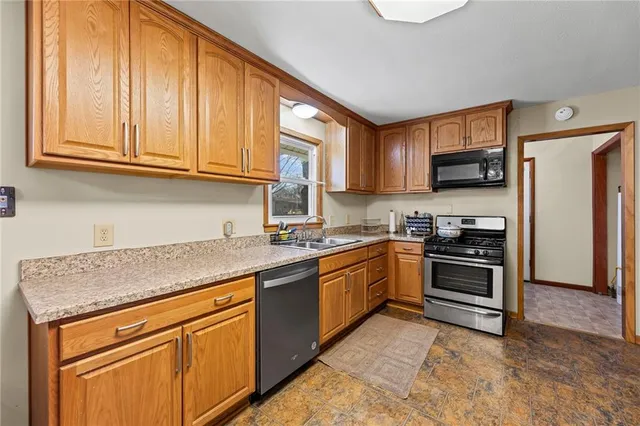 $200,000 | 1411 South Willow Street, Ottawa, KS 66067