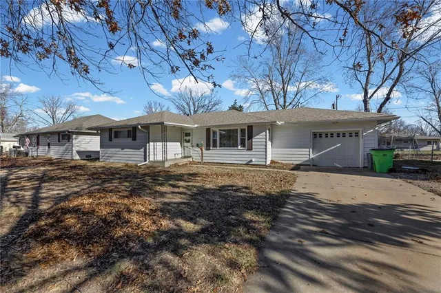 $200,000 | 1411 South Willow Street, Ottawa, KS 66067