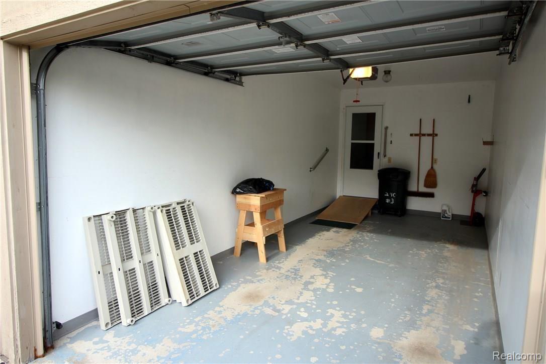 240 Pine Tree Ridge, Unit 3 Waterford, MI 48327 - Photo 27 of 35 Attached 1 Car Garage.JPG