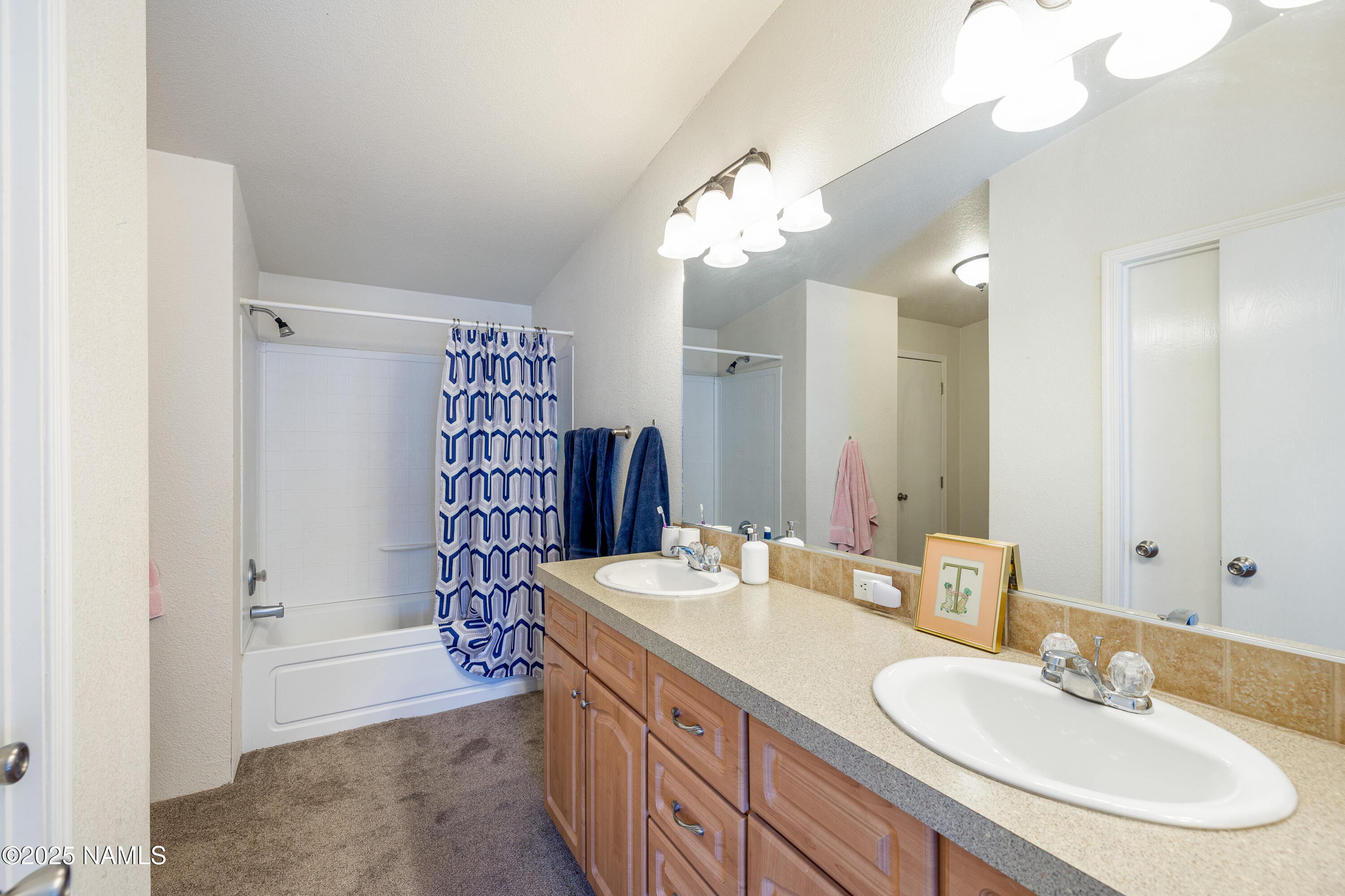 6389 Deer Farm Road Williams, AZ 86046 - Photo 14 of 23 Primary bathroom