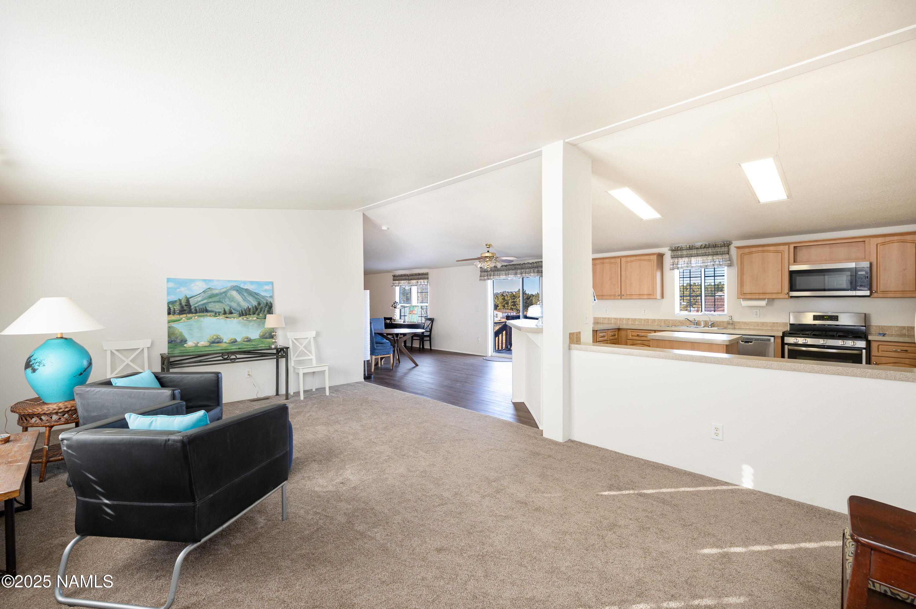 6389 Deer Farm Road Williams, AZ 86046 - Photo 5 of 23 Natural light and open space