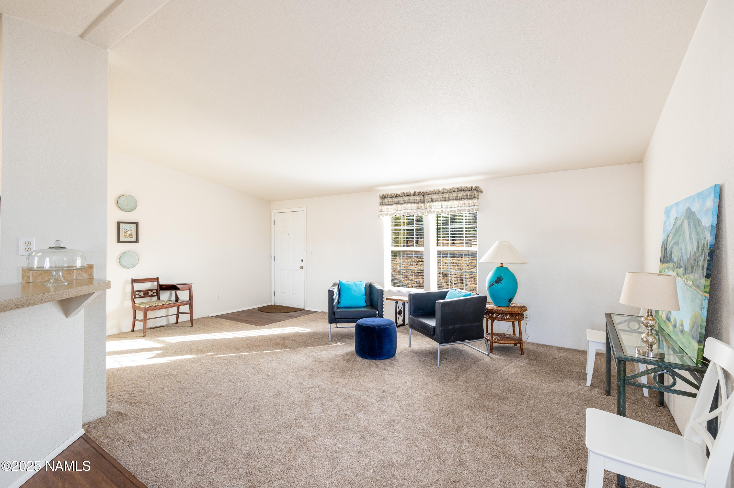 6389 Deer Farm Road Williams, AZ 86046 - Photo 6 of 23 Living area