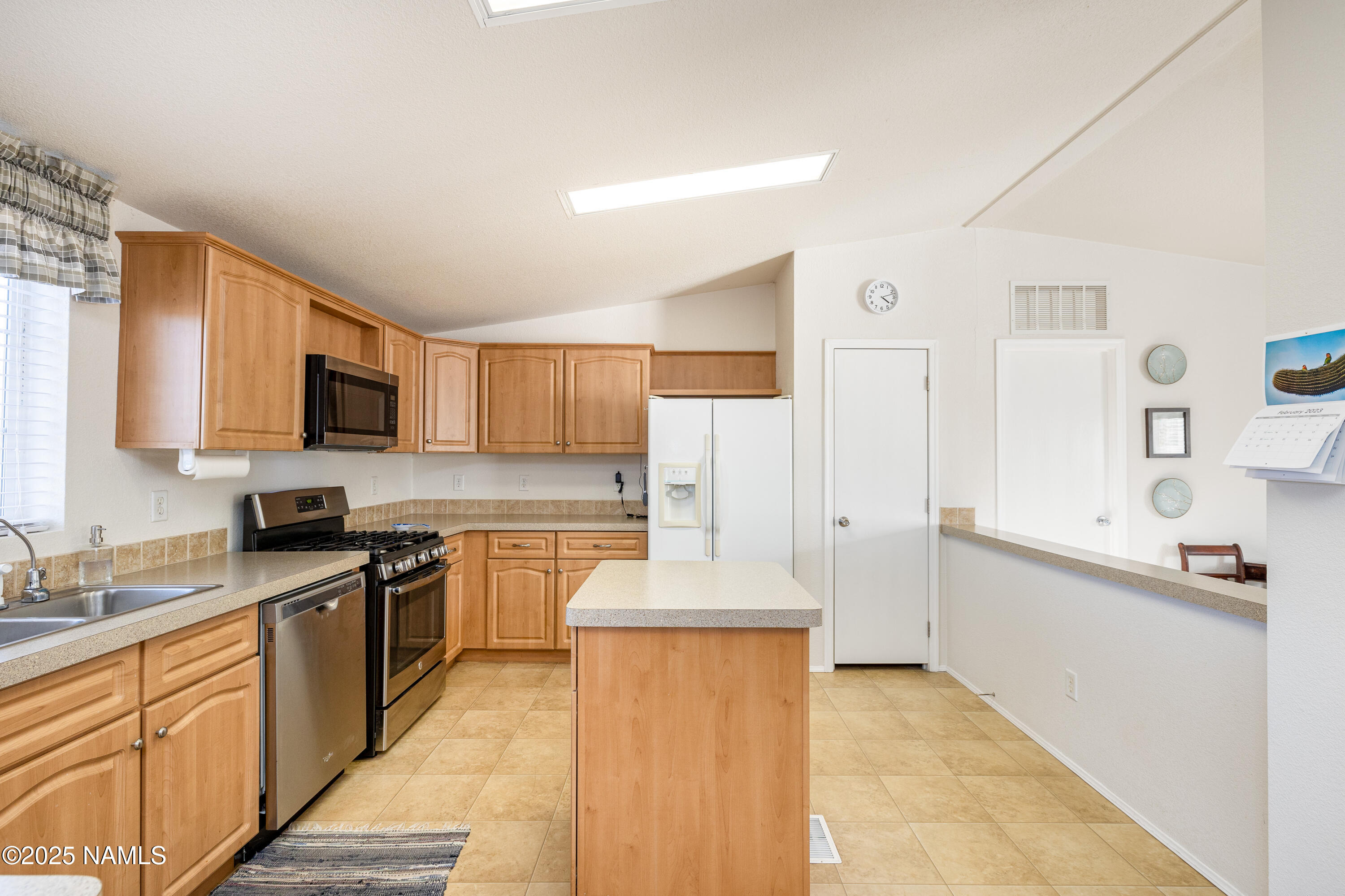 6389 Deer Farm Road Williams, AZ 86046 - Photo 8 of 23 Kitchen