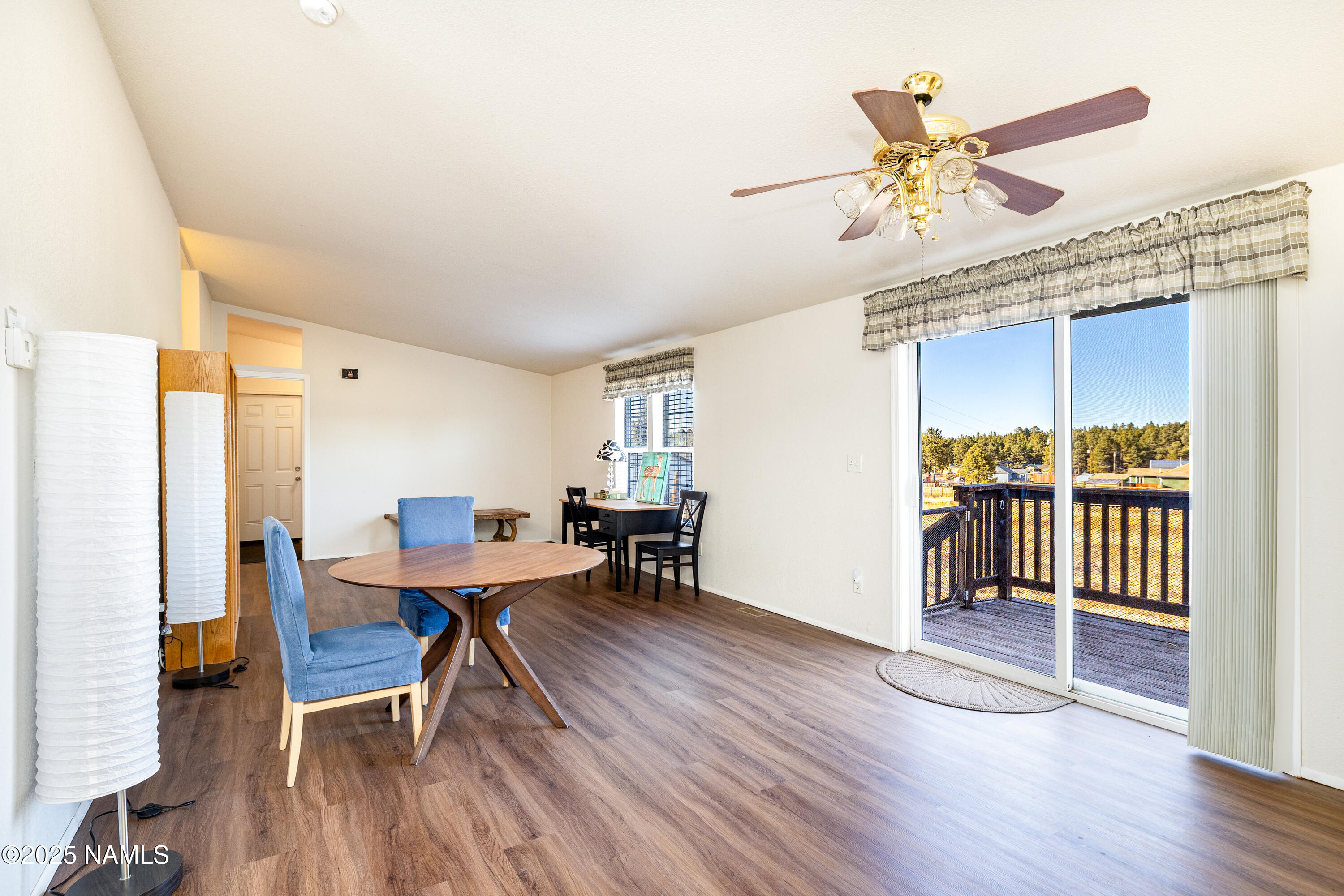 6389 Deer Farm Road Williams, AZ 86046 - Photo 9 of 23 Dining area