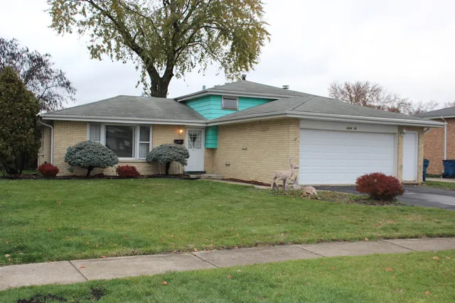$225,000 | 5554 Linder Court, Crestwood, IL 60418