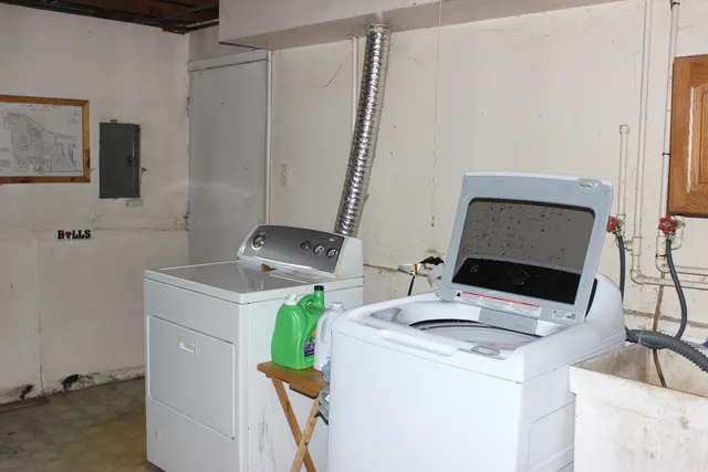 $225,000 | 5554 Linder Court, Crestwood, IL 60418