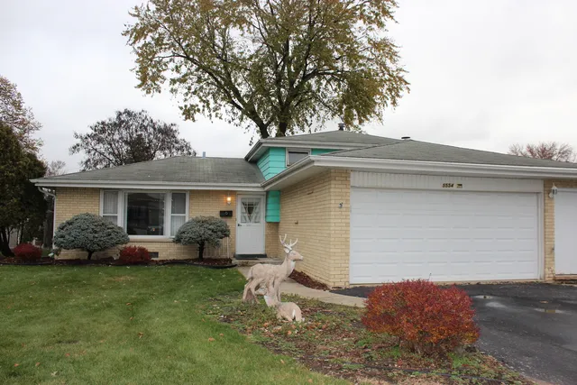 $225,000 | 5554 Linder Court, Crestwood, IL 60418