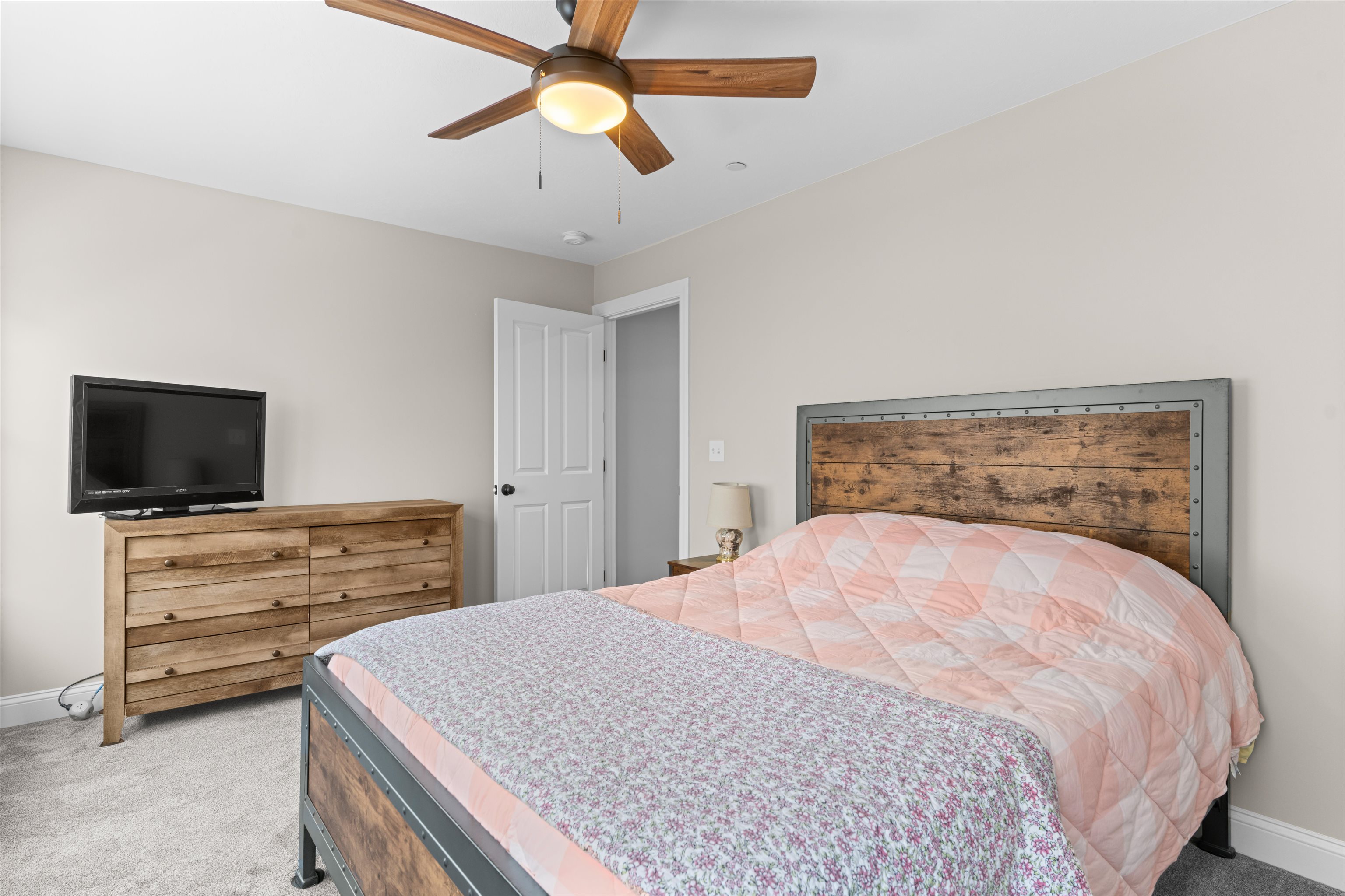 23 Fownes Mill Court, Unit 19 Rochester, NH 03867 - Photo 14 of 39