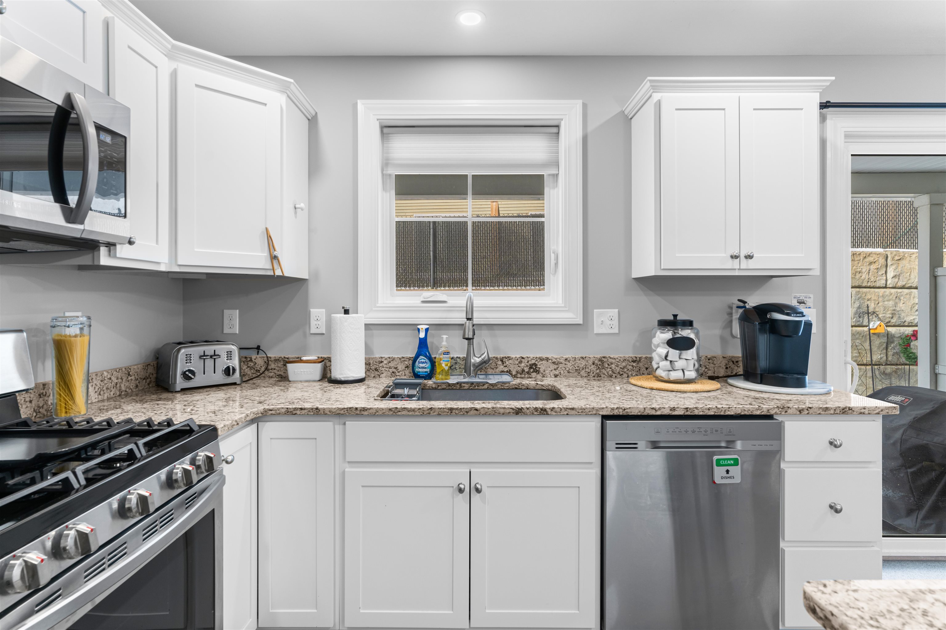 23 Fownes Mill Court, Unit 19 Rochester, NH 03867 - Photo 6 of 39