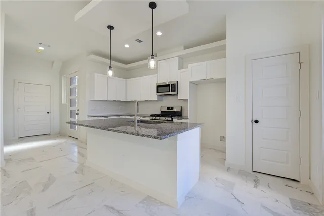 $3,200 | 2928 El Fenice Lane, Houston, TX 77057