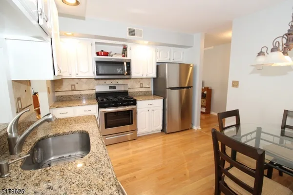 $3,750 | 11 Heritage Drive, Unit G, Chatham, NJ 07928