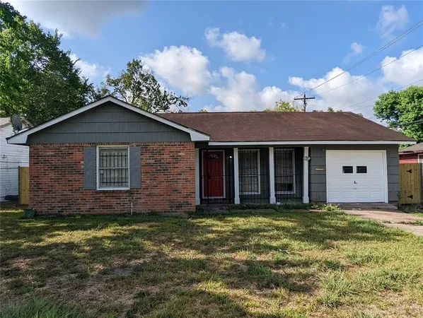 $1,645 | 5622 Elmlawn Drive, Houston, TX 77033