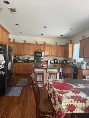 $974,990 | 28512 Meadow Heights Court, Canyon Country, CA 91387