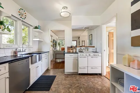 $1,750,000 | 667 Marine Street, Santa Monica, CA 90405