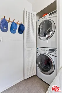 $1,750,000 | 667 Marine Street, Santa Monica, CA 90405