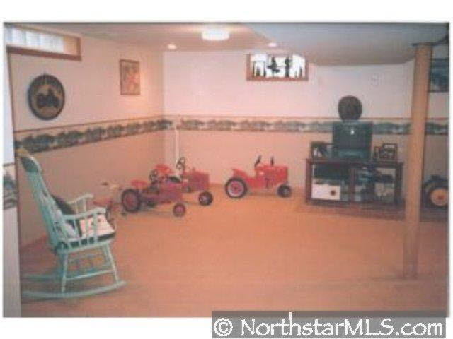 1095 County Rd H2 East St. Paul, MN 55127 - Photo 5 of 7 Gallery Image 5