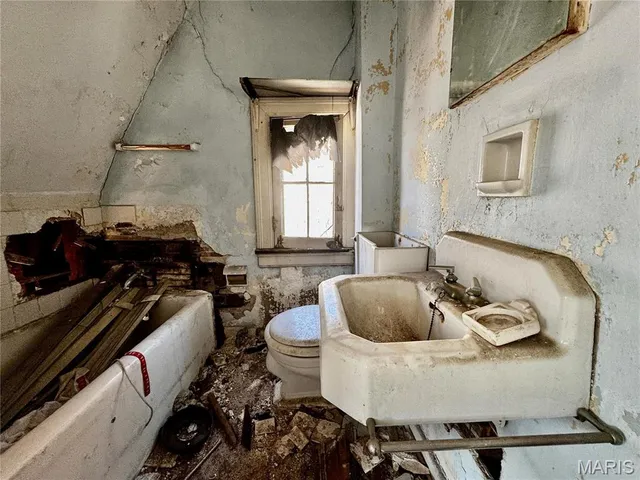 $49,900 | 5174 Cabanne Avenue, St. Louis, MO 63113