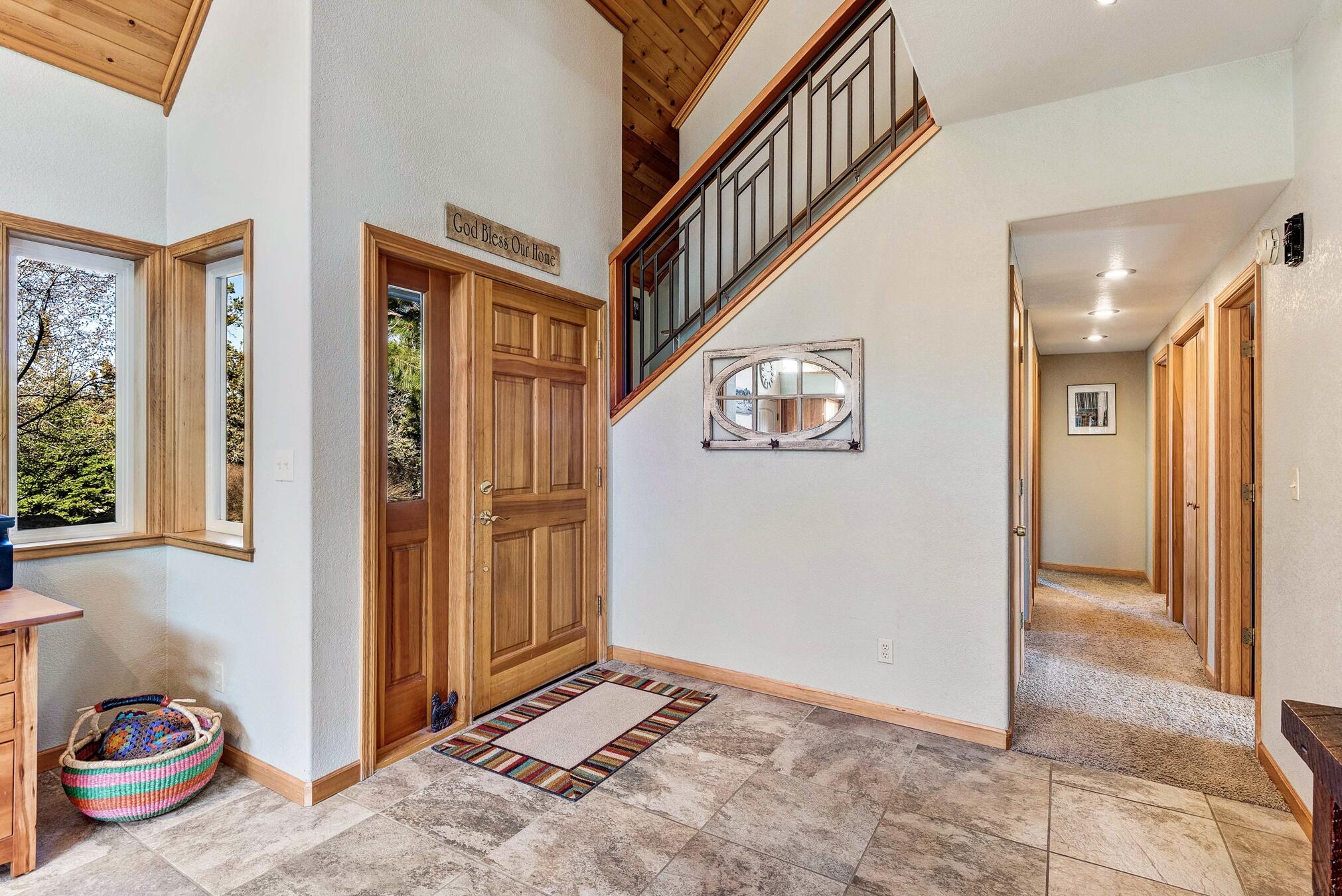64788 Collins Road Bend, OR 97703 - Photo 4 of 49 4