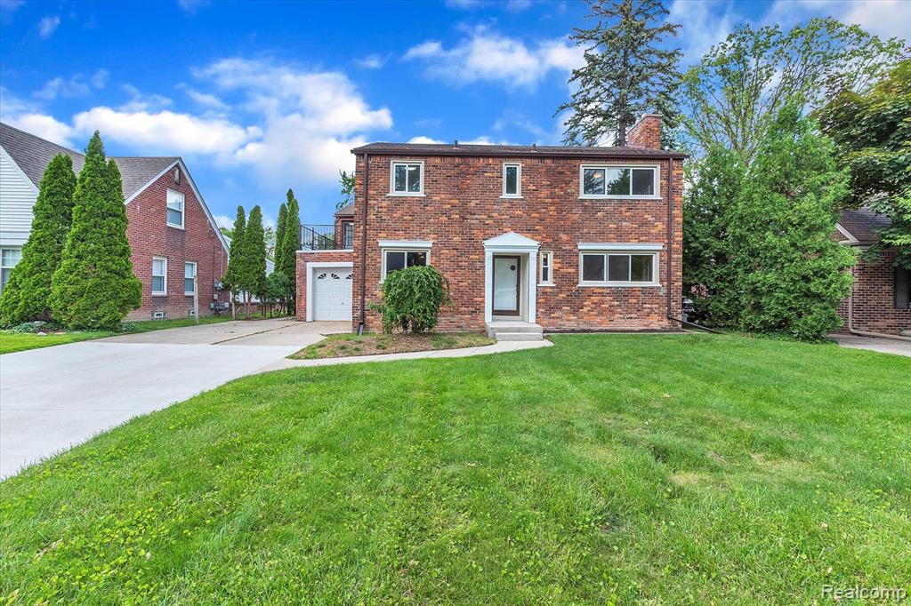 1058 Roslyn Road Grosse Pointe Woods, MI 48236 - Photo 1 of 43