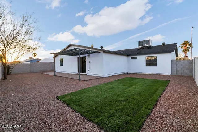 $2,650 | 3431 East Acoma Drive, Phoenix, AZ 85032