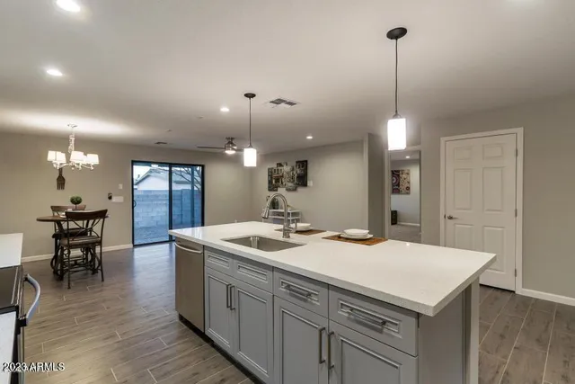 $2,650 | 3431 East Acoma Drive, Phoenix, AZ 85032