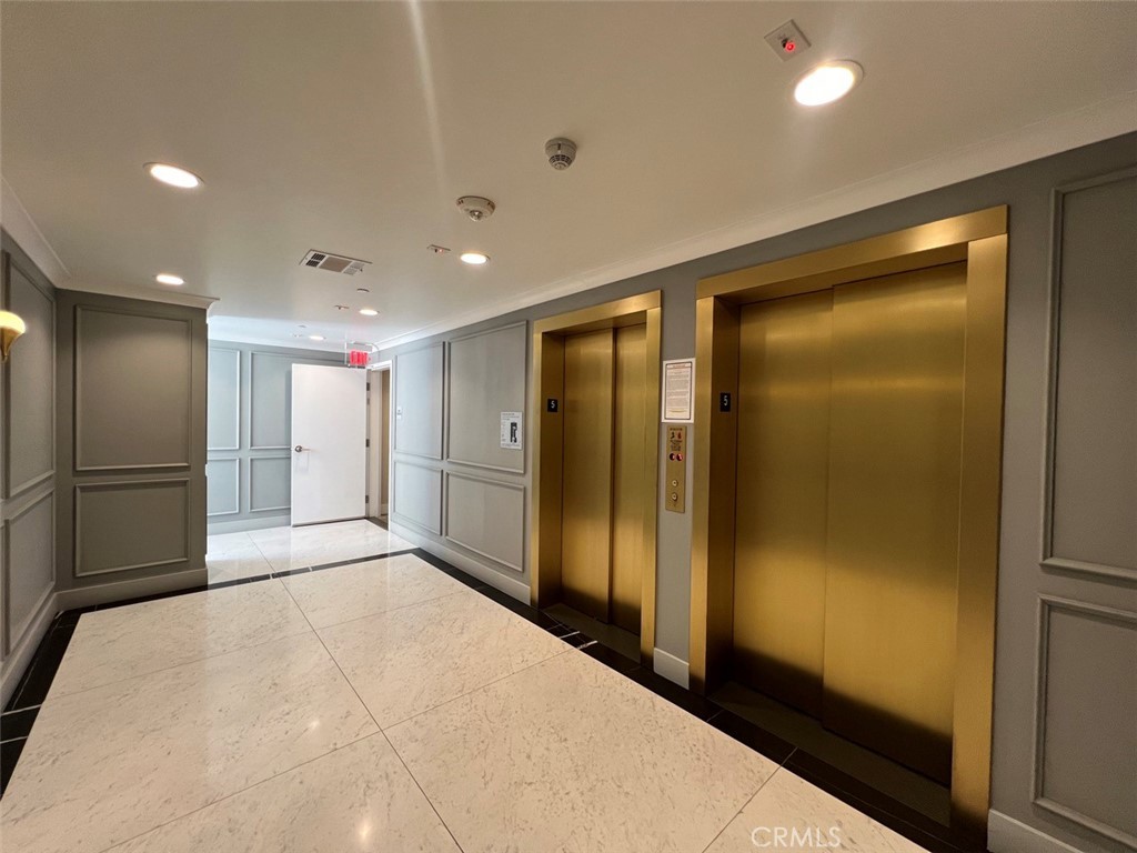 314 6th, Unit 506 Los Angeles, CA 90014 - Photo 11 of 12 a view of hallway