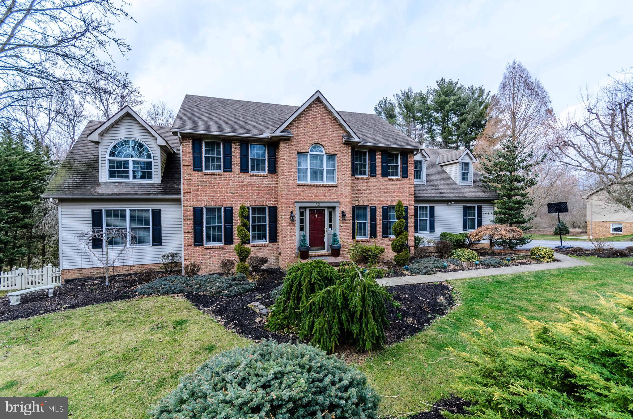 33 Manor Road York, PA 17403 - Photo 1 of 34 Gallery Image 1