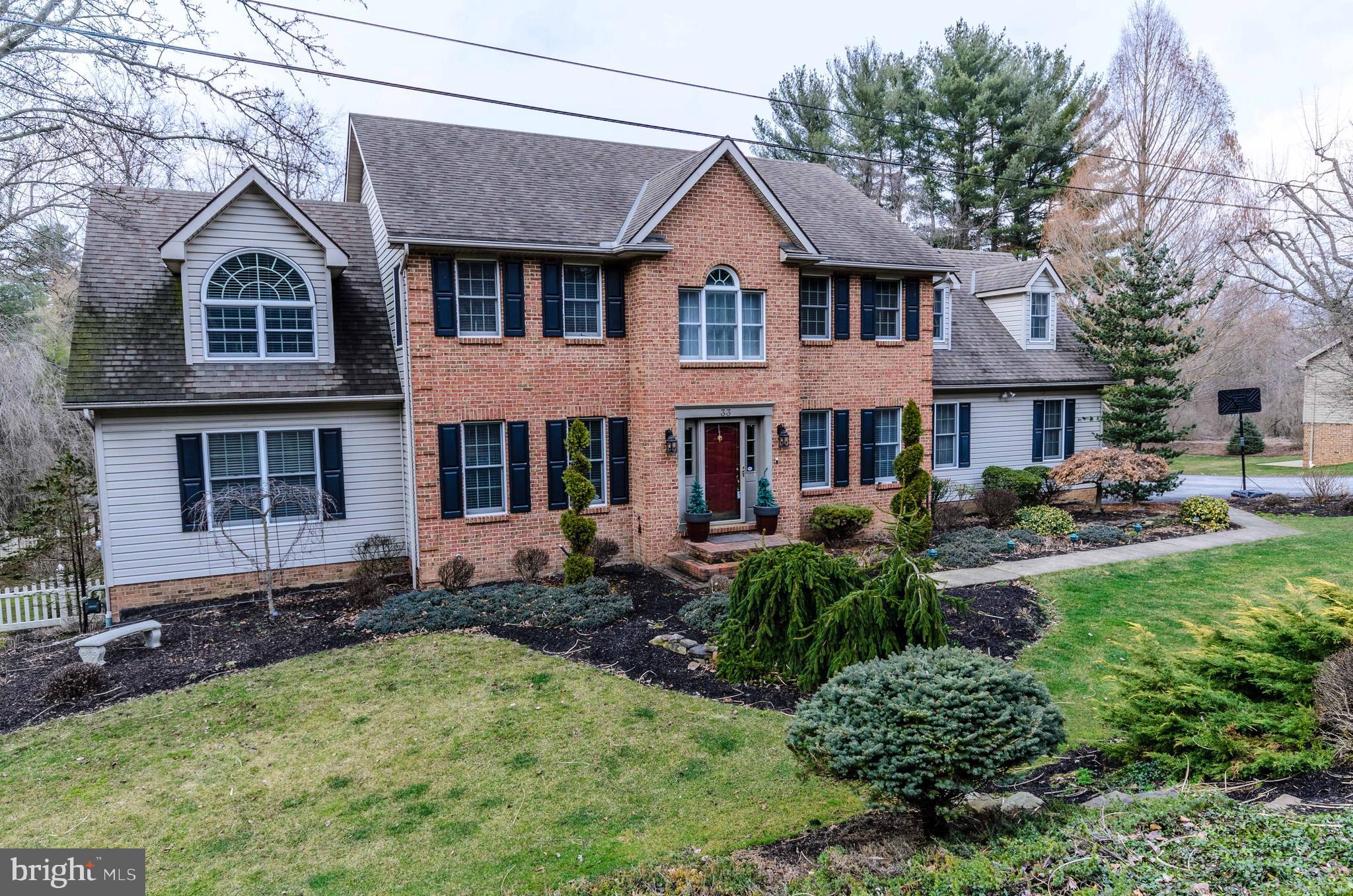 33 Manor Road York, PA 17403 - Photo 2 of 34 Gallery Image 2