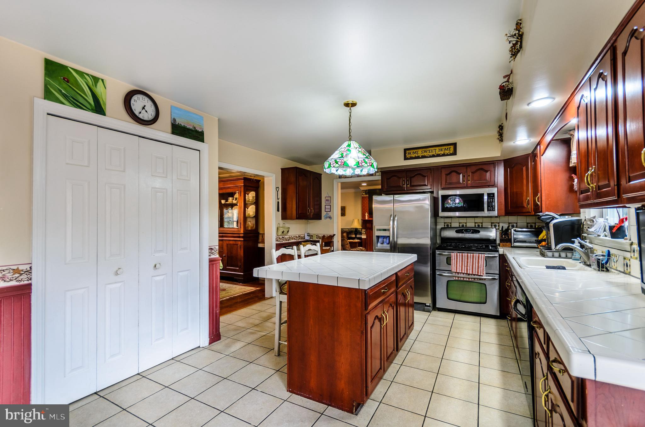 33 Manor Road York, PA 17403 - Photo 6 of 34 Gallery Image 6