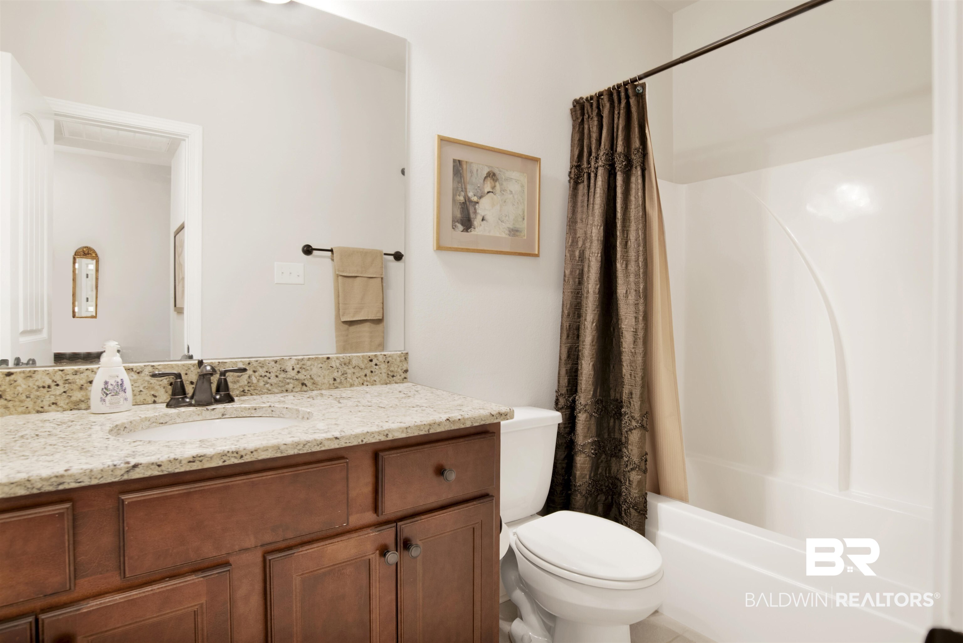21105 Zinfandel Lane Silverhill, AL 36576 - Photo 22 of 33 Guest Bath