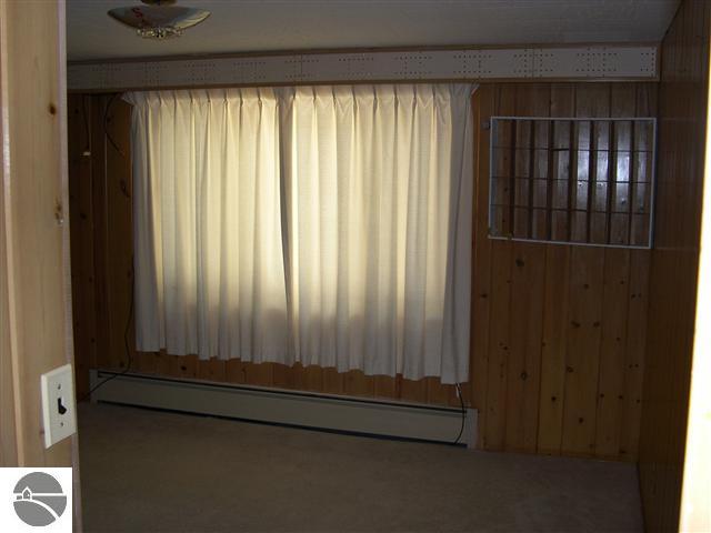 535 Bloomfield Road Traverse City, MI 49686 - Photo 18 of 25 1733760-17.JPG