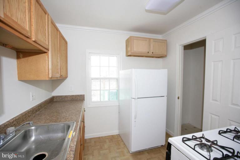 4232 Round Hill Road Silver Spring, MD 20906 - Photo 8 of 13 Kitchen