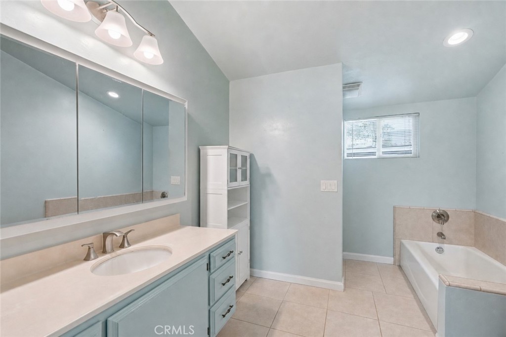 1675 Los Osos Valley Road, Unit 223 Los Osos, CA 93402 - Photo 20 of 32 Bathroom #1 (Virtually Edited)