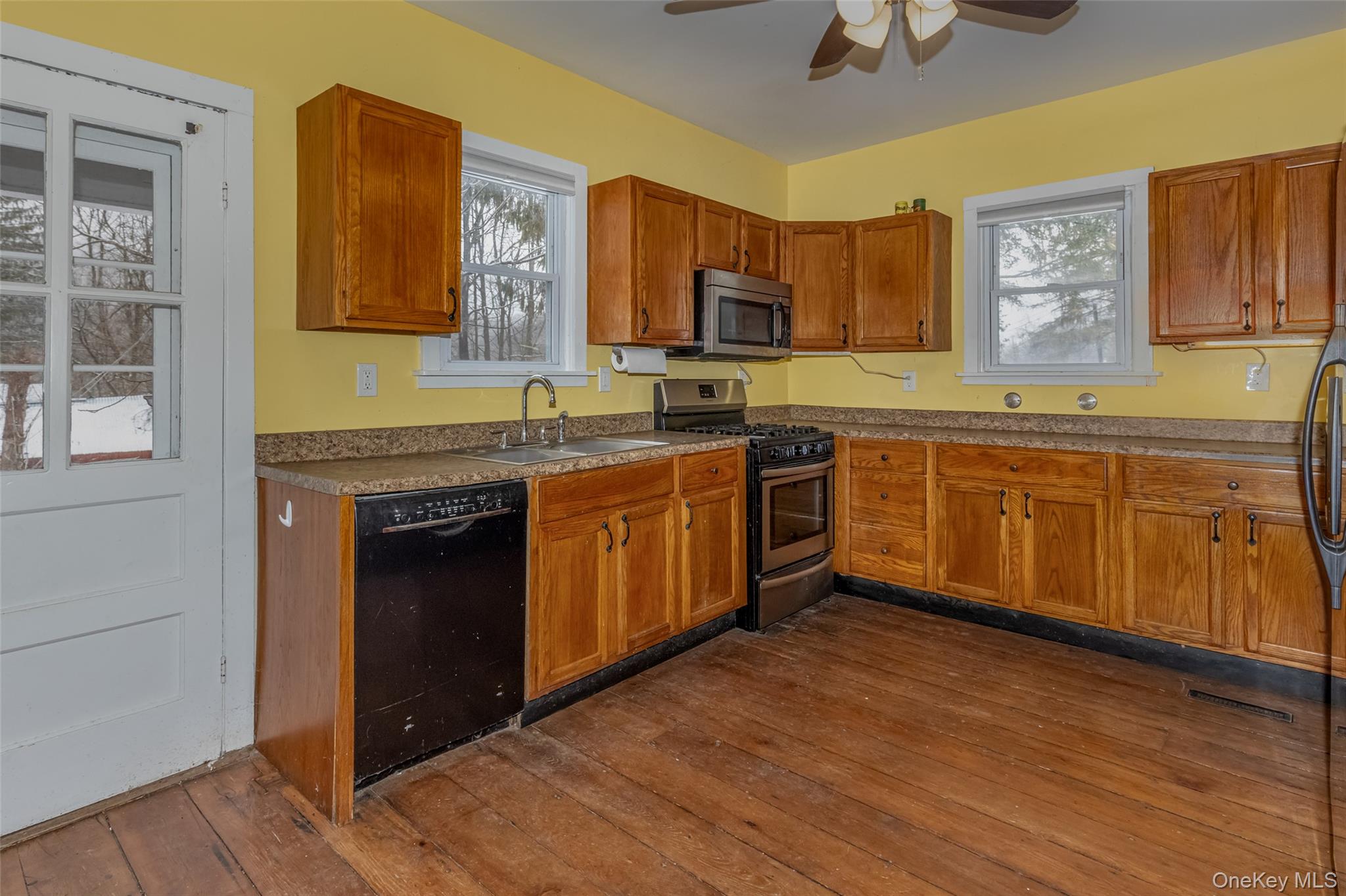 137 Summitville Road Wurtsboro, NY 12790 - Photo 10 of 34