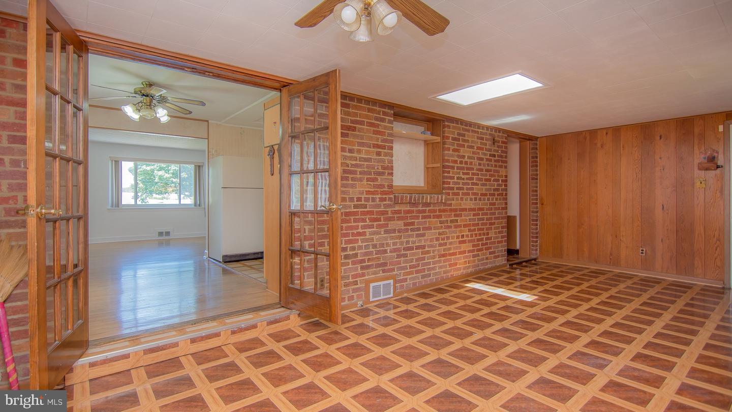 6023 Dinwiddie Street Springfield, VA 22150 - Photo 11 of 44