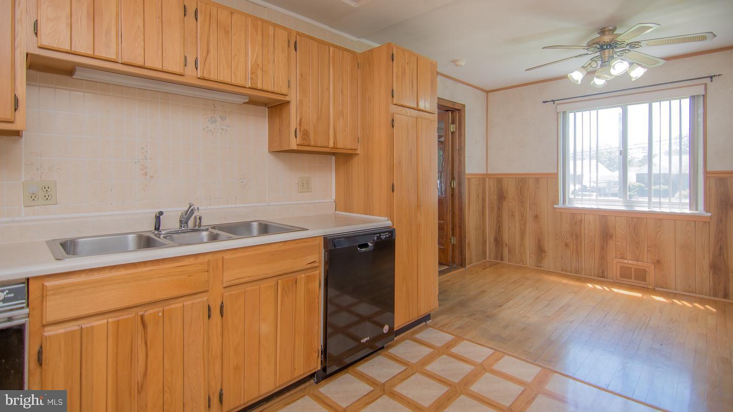 6023 Dinwiddie Street Springfield, VA 22150 - Photo 10 of 44