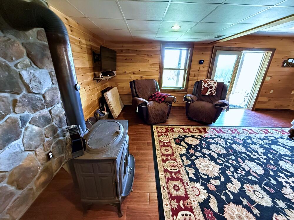 1695 Linwood Road Cass, WV 24927 - Photo 22 of 46 living area