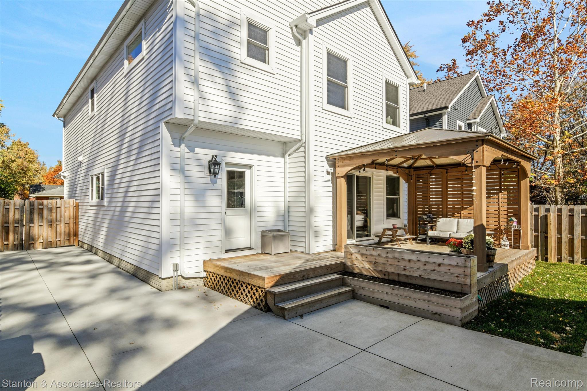 1907 Columbia Road Berkley, MI 48072 - Photo 24 of 27 back view