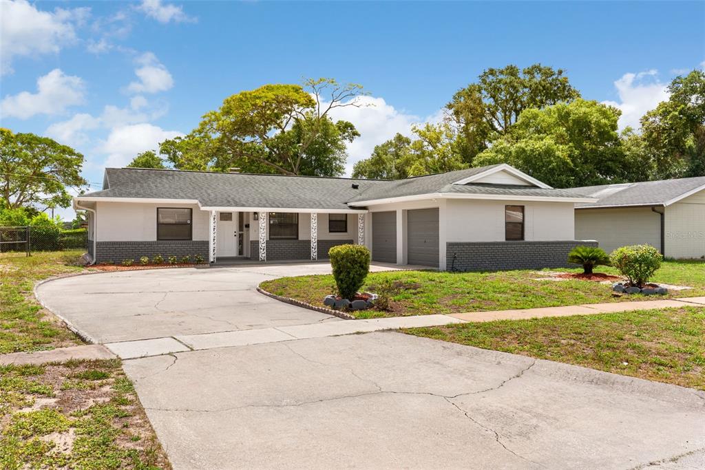 2233 Wolf Road Orlando, FL 32808 - Photo 2 of 35