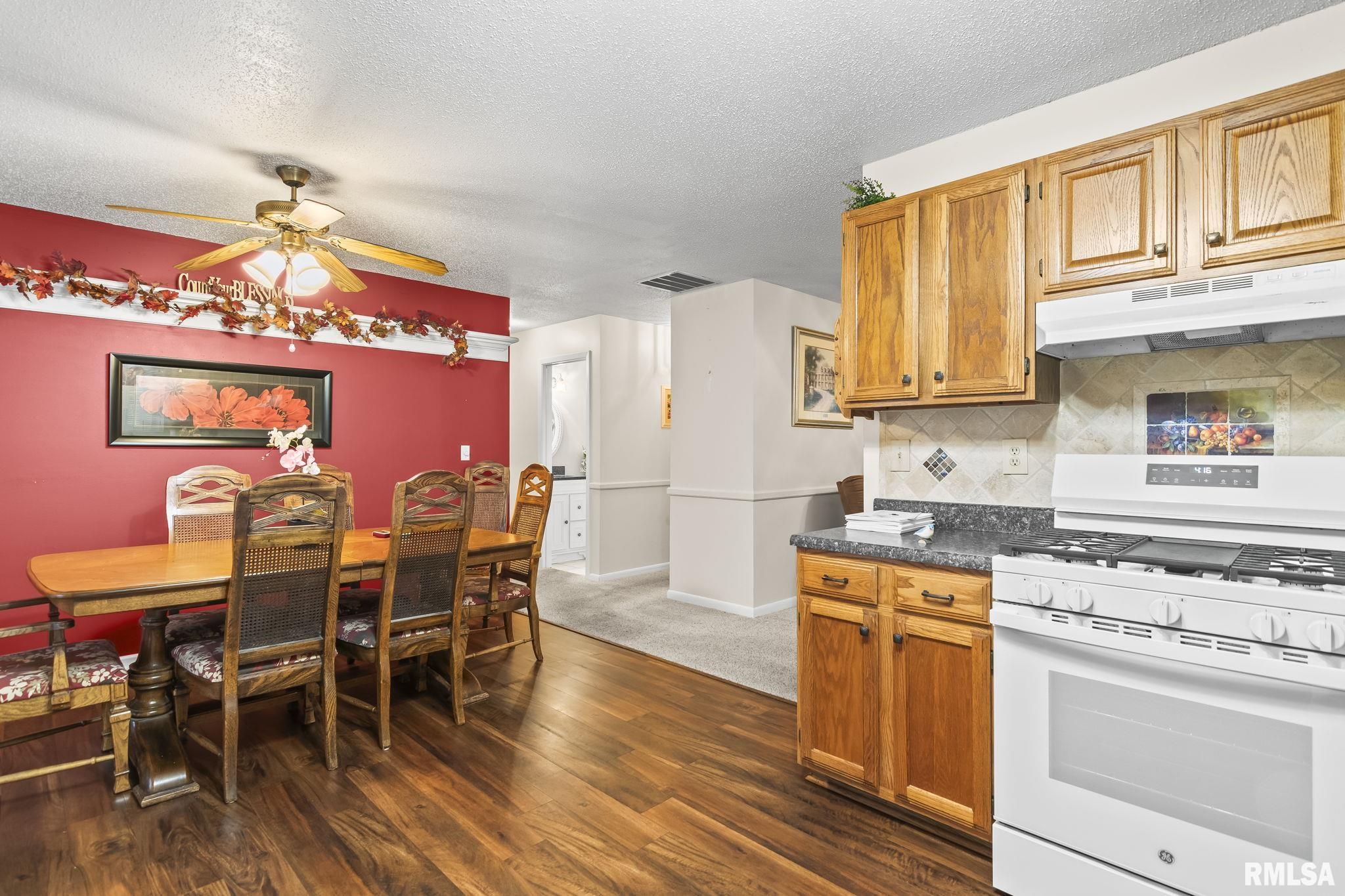 217 Walnut Valley Drive Springfield, IL 62707 - Photo 12 of 31