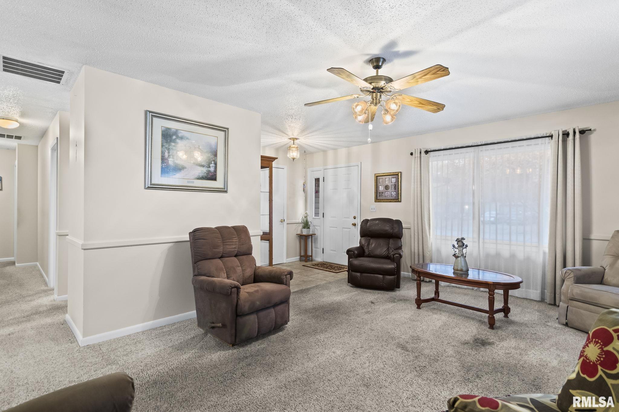 217 Walnut Valley Drive Springfield, IL 62707 - Photo 5 of 31